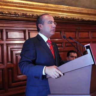 Calderón envía iniciativa para monedas por Bicentenario