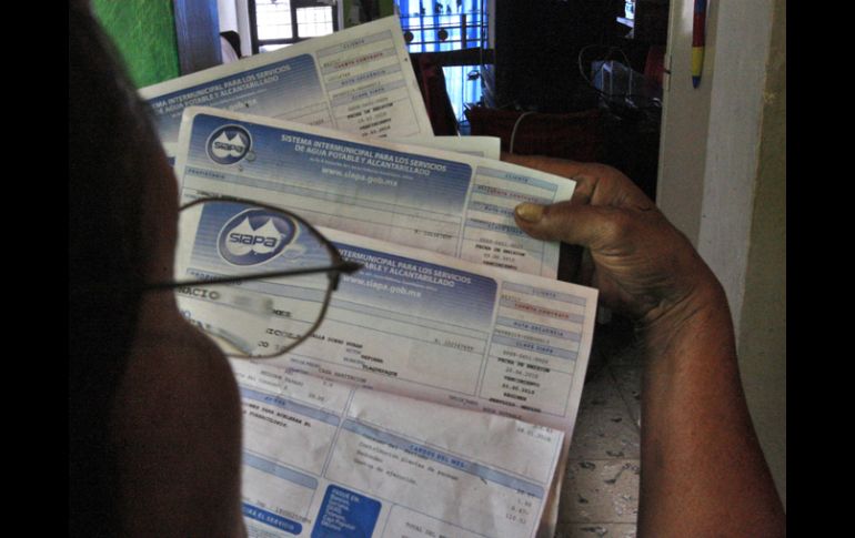 Entre los casos que se investigan, hay al menos 100 servidores que modificaron tarifas para favorecer a familiares o amigos. S. NÚÑEZ  /