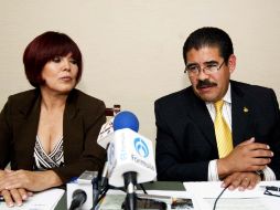 Blanca Castillón (izq) señaló que un objetivo será generar confianza en el proyecto por parte de los sectores sociales. E. BARRERA  /