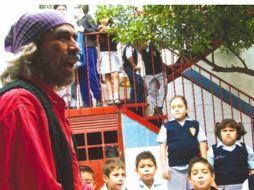 A través de la palabra, un cronista nos cuenta un suceso importante. ESPECIAL  /