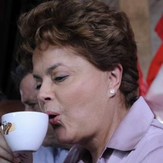 Rousseff pierde terreno y obligaría a segunda vuelta
