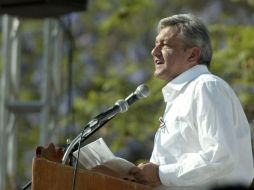 López Obrador, continúa su gira para evitar las alianzas en el Estado de México. ARCHIVO  /