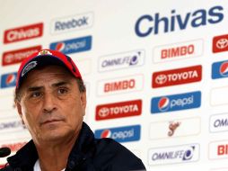 José Luis Real mandará todo el arsenal desde el principio en el Clásico tapatío. MEXSPORT  /