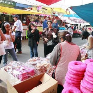 Presentan historia del dulce mexicano en libro