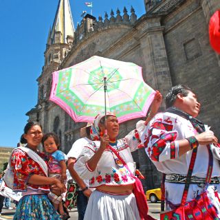 Arriban antorchistas a Plaza de Armas