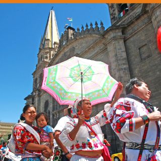Permanecen antorchistas en Plaza de Armas hasta que finalice mesa de diálogo