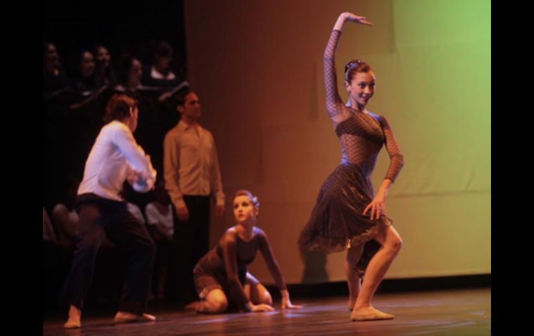 Carmina Burana fue representada por los bailarines de la compañía que dirige el argentino Iñaki Urlezaga. S. NÚÑEZ  /