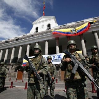 Renuncia jefe de Policía de Ecuador tras revuelta