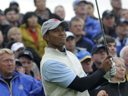 El golfista Tiger Woods, del equipo estadounidense, participa en uno de los partidos de la Copa Ryder. EFE  /