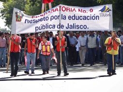 Estudiantes de la UdeG se manifiestan este viernes para pedir al Gobierno del Estado más recursos. E. PACHECO  /