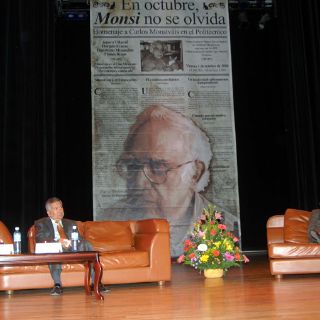 Retumba el grito ''í2 de octubre, Monsiváis no se olvida!''