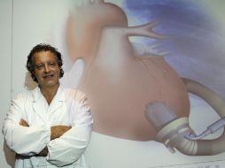 El doctor encargado de la cirugía Antonio Amodeo. EFE  /