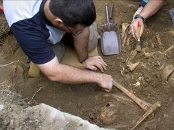 Lo ordenan todo para que el mundo pueda observar la riqueza del imperio inca. EFE  /