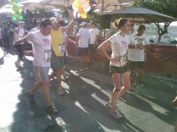 Foto de acción de los atletas participantes de la Carrera del Bicentenario. P. PÉREZ  /