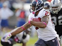 Arian Foster sigue de buen momento, y lleva al triunfo a los Texanos sobre los Raiders. AP  /