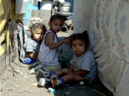 La mayor parte de los cheques no han sido entregados a la población con bajos recursos monetarios. ARCHIVO  /