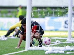 Néstor Vidrio se lamenta tras hacer el autogol que impidió la victoria rojinegra. E. PACHECO  /