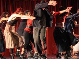 En el trabajo de Danza en Cruz destacaron el uso de elementos teatrales, la gestualidad, así como el lenguaje. A. HINOJOSA  /