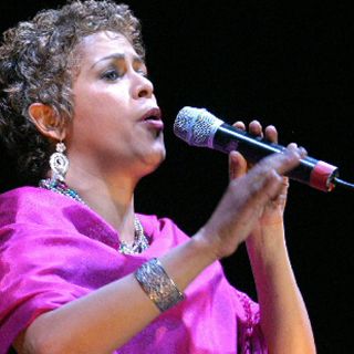 Eugenia León deja satisfecho al público del Festival de las Artes Lerdo 2010