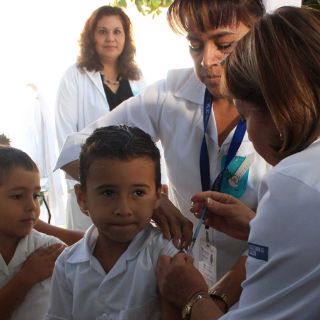 Pretenden aplicar 590 mil vacunas en Jalisco