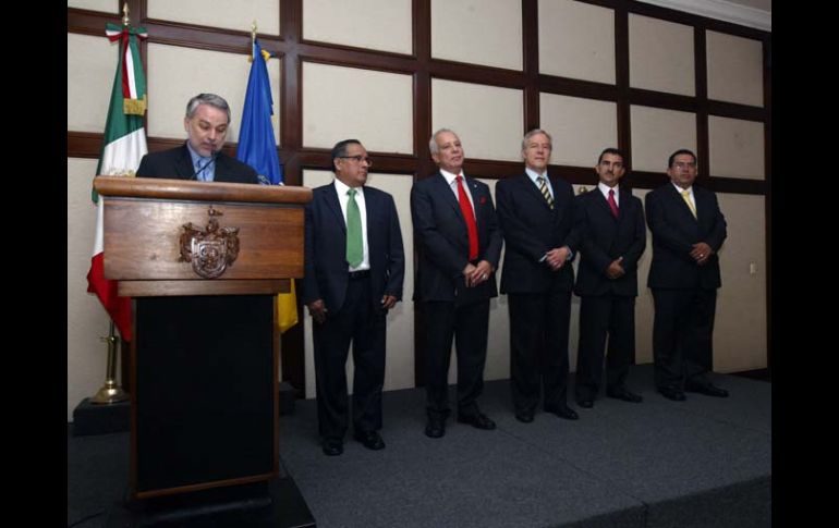 Martín Mendoza y Rubén Alonso (der.), rindieron protesta como secretario de Finanzas y director de Comunicación Social. E. BARRERA  /