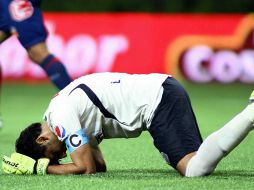 Luis Ernesto Michel lamenta el gol de tiro libre por parte de Adrián Aldrete. MEXSPORT  /