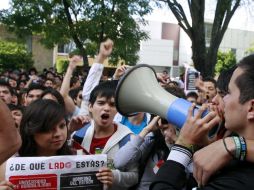 Esta mañana tocó el turno a estudiantes de la Prepa 15 de la UdeG para salir a marchar en exigencia de mayor presupuesto. E PACHECO  /