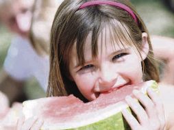 • ¡Todos a comer su sandía!. THINKSTOCK.  /