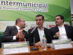 Los alcaldes Enrique Alfaro (Tlajomulco), Miguel Castro (Tlaquepaque) y Héctor Vielma (Zapopan) . S. NÚÑEZ  /