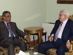 El presidente palestino, Mahmud Abbas, durante su encuentro con el secretario general de la Liga Árabe. EFE  /