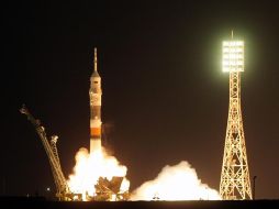 La Soyuz despega desde el cosmódromo de Baikonur, Kazajistán. EFE  /