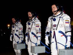 Los hombres pasarán seis meses a bordo de la estación. AFP  /
