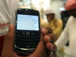 Medio millón de usuarios locales y miles de personas en visitas de negocio se habrían visto afectadas.AP  /