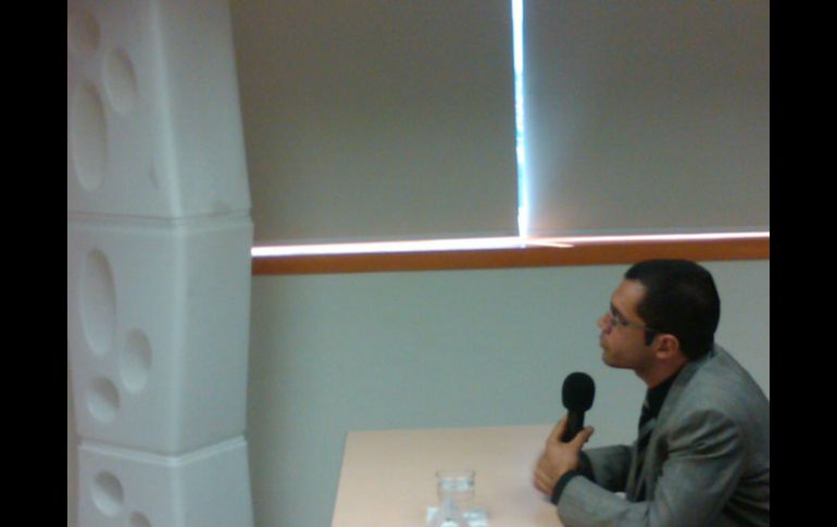 Juan Carlos Camacho, licenciado en diseño industrial por el CUAAD, desarrolló el sistema ahorrador de agua. R. ZAPATA  /