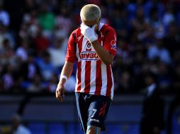 Adolfo Bautista lamenta una de las fallas de Chivas en el partido. JAMMEDIA  /
