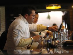 Un grupo de bartenders estadounidenses, se dio cita en La Tequila para mostrar sus invenciones a partir del tequila. S. NÚÑEZ  /