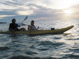 Paseo en kayak para liberar tortugas y observar el color marino en Xpicob. EL UNIVERSAL  /