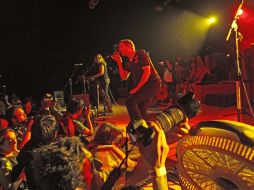 Belle & Sebastian se presentó ante poco más de mil 200 personas en el Teatro Estudio Cavaret. S. NÚÑEZ  /