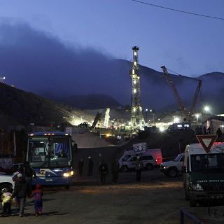 Avanzan trabajos para asegurar rescate de mineros en Chile