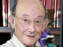 Al tomar la palabra, el rector de esta casa de estudios José Narro elogió la vida y obra del periodista. ELUNIVERSAL  /