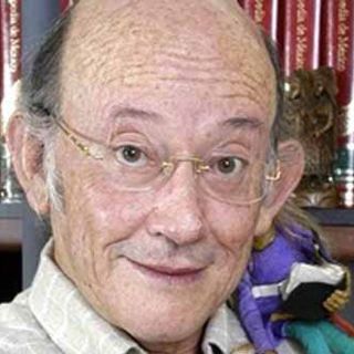 Rinden universitarios homenaje al escritor Germán Dehesa