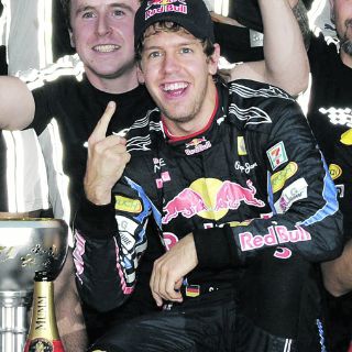 Vettel repite triunfo en el Gran Premio de Japón