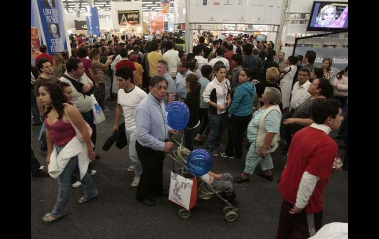 Aspecto de la los pasillos de Expo Guadalajara, adecuados para celebrar la Feria Internacional del Libro de Guadalajara. ARCHIVO  /