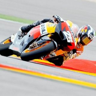 Pedrosa va por el subcampeonato