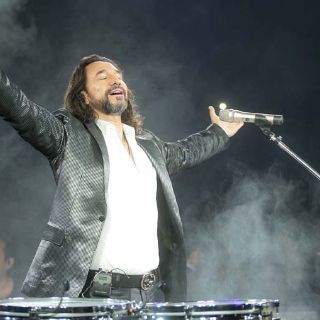 Marco Antonio Solís promocina el video ''Tu me vuelves loco''