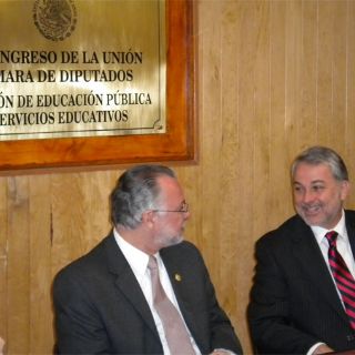 Emilio pide aumentar presupuesto federal a la UdeG