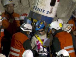 Jimmy Sánchez es el quinto minero rescatado. EFE  /