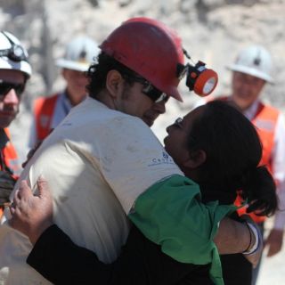 Más de la mitad de mineros ya está a salvo