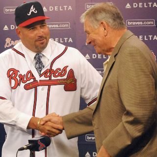 González reemplaza a Cox en los Bravos