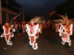 Los diferentes grupos de danzantes colmaron ayer el Centro de Zapopan para ofrecer sus bailes a la Virgen. A. GARCÍA  /